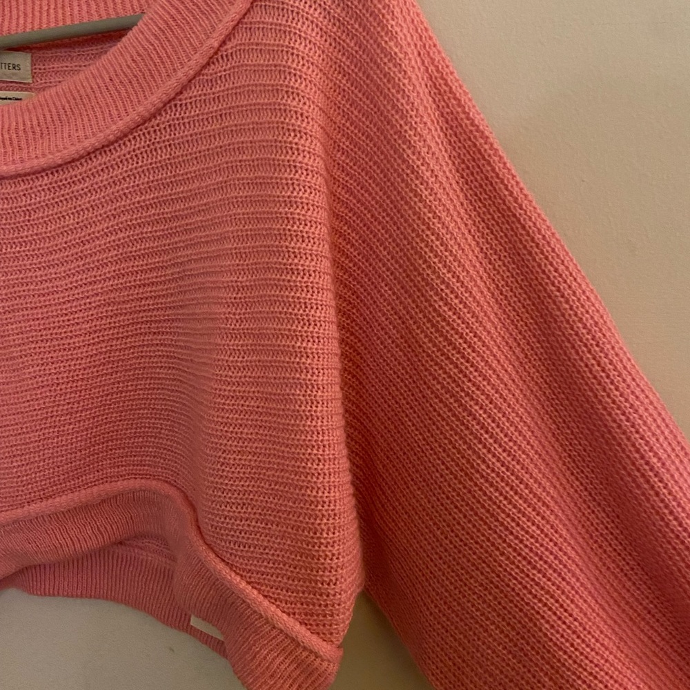 Urban outfitters - cropped pink sweater